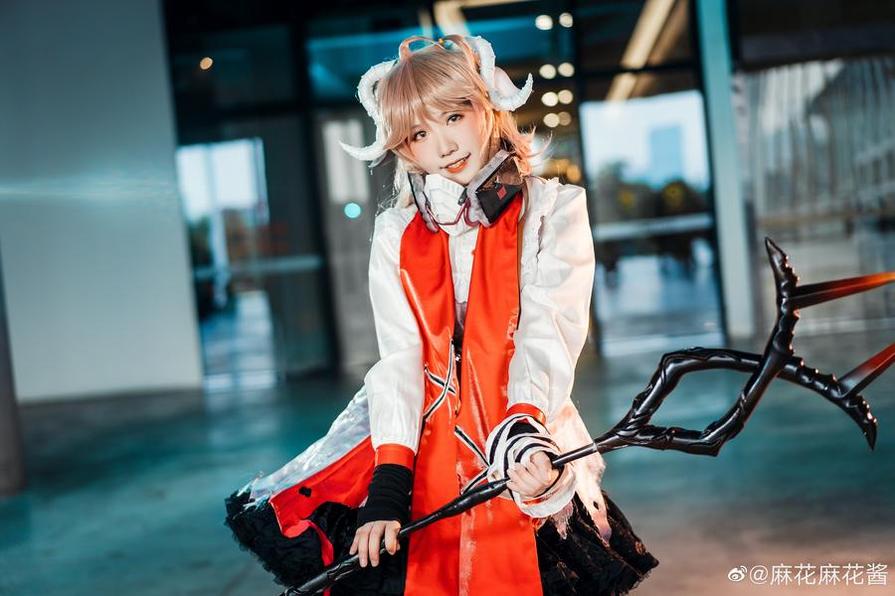 大胆尝试各种造型，超值cosplay麻花酱图包火爆上架